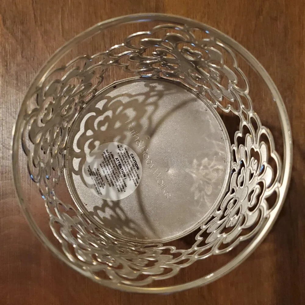 Bath & Body Works Flower Heart Gem Pedestal 3-Wick Candle Holder Sleeve